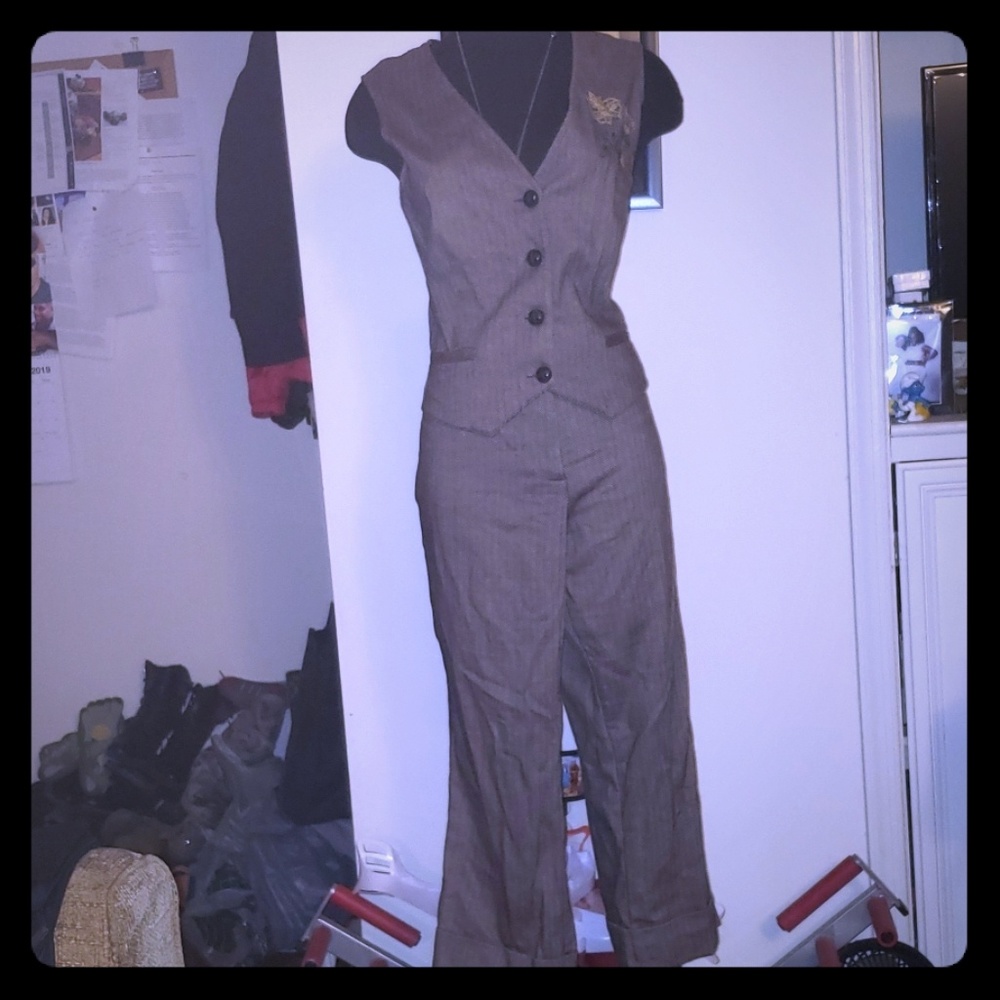 2 Piece Vest and Long Capris Pant Set